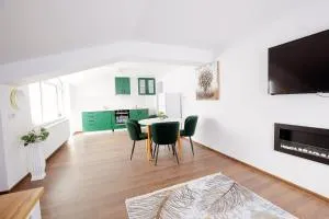 GreenBoxApartment - Lyubosh