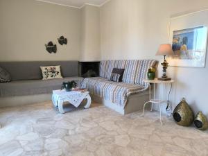 Palm tree house by the beach