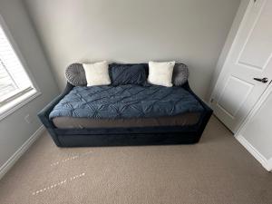 Cozy Whitby Retreat
