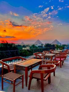 Almas Pyramids View Hotel