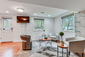 7 Mi to Downtown with Yard Silver Spring Studio