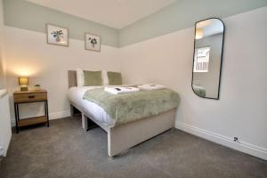 Hall Lane House - 4Bed Gem Near Coventry Hospital with FREE Driveway Parking