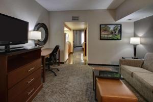 Queen Suite with Two Queen Beds room in Drury Inn & Suites San Antonio Northwest Medical Center