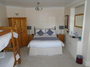 Trumbles Gatwick B&B