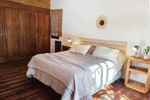 Espaciosa y cálida en medio de gran parque