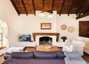 Espaciosa y cálida en medio de gran parque