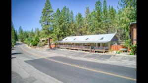 #2 Cottage Like Suite With Private Hot Tub