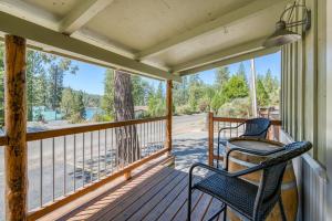 #3 Cottage Like Suite With Private Hot Tub