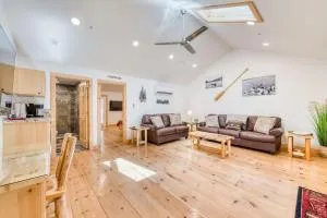 #4 Cottage Like Suite with Private Hot Tub - North Fork