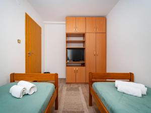 Apartments with parking space Nin, Zadar - 10414