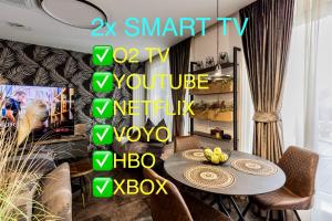 DH Private Flowers Terrace and Sauna Luxury Apartment 2kk, 2x SmartTV-NETFLIX, Free Parking, Gym