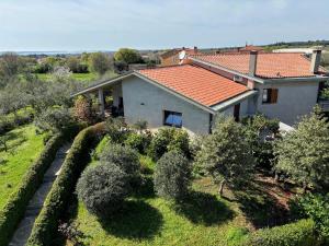 Apartments with a parking space Galizana, Fazana - 22977