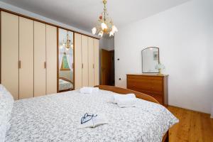 Apartments with swimming pool Labin - 23022