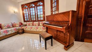 Spacious Harhoura Villa: Perfect for Families (5min to Beach)