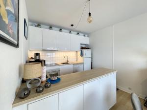 Appartement en bord de mer avec terrasse et parking - FR-1-361-85