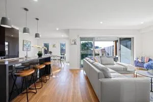 Birchwood Villa Cowes, Pool & Tennis in complex - Rhyll