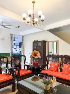 5BR5B in Skudai, 15mins to UTM&Sutera, 7-16pax, WiFi