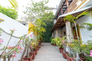Dumas Guest House