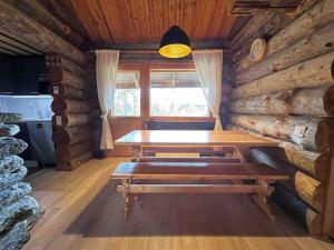 Keloparitalon loma-asunto Ylläs-näkymällä ja paljulla