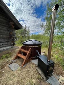 Keloparitalon loma-asunto Ylläs-näkymällä ja paljulla