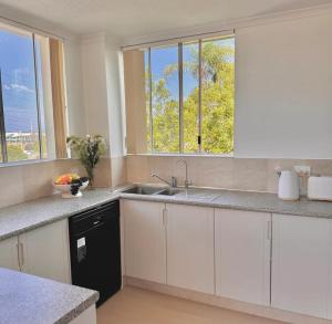 Penthouse with private Rooftop on the Broadwater