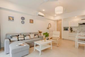 1BR Apt in Candolim with Pool, 5 mins from Beach