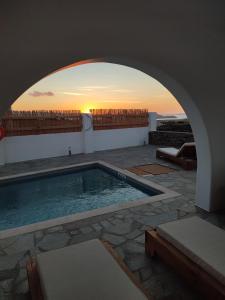 Daphnes Place - Private Villa with Pool in Naxos