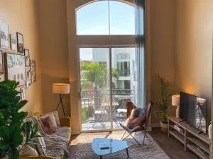 Sunny 1BDR centrally located in Marina del Rey - Playa Vista