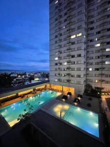 Avida tower by Mariza