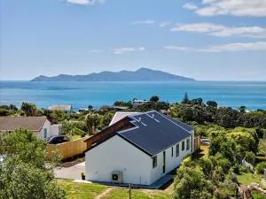 Tranquility on the Hill Outdoor Bath 30 mins to city by train or car - Plimmerton