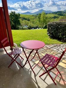 Appartements MEHATCHE Piscine Vue Montagnes : photos des chambres