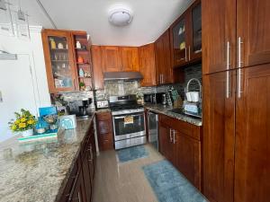 Aloha Waikiki Condo 2Beds, 2Baths, Free Parking.