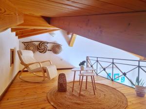 Mikè House- Appartamento con balcone a Sos Alinos