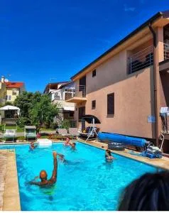 Kuća NIKA - Tribunj