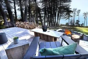 Rustic Luxe 'Fort Camp' Retreat - Walsh Landing