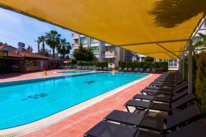 New Garden Luna Side Apart Hotel