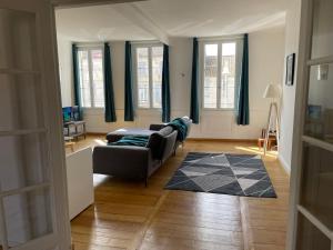 Appartements GRAND ET SUPERBE T5 EN HYPER-CENTRE : photos des chambres