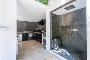 "Le Cabanon" Piscine et jardin sans vis à vis à 15 min des plages, parking