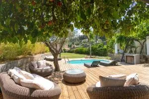"Le Cabanon" Piscine et jardin sans vis à vis à 15 min des plages, parking - Évenos