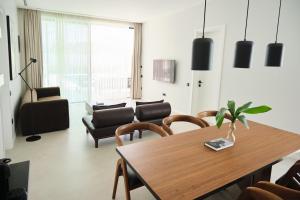 Ashta Suites Color Block