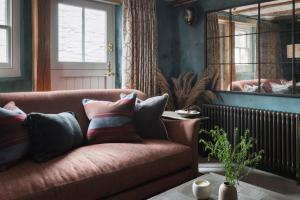 Kittiwake Cottage - Charming harbour-side cottage, luxury interiors