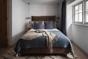 Kittiwake Cottage - Charming harbour-side cottage, luxury interiors