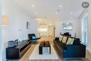 Lux 2 BDR Apartment in Eastend near Aldgate East Station