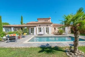 Villa avec piscine au pied du Luberon - Charleval
