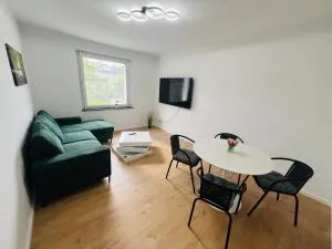 Entire House l 12 Beds l 8 Room l Floor-Heating l WiFi - Erwitte