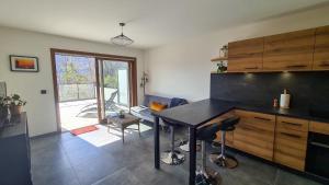 Appartements Le Berceau des Aiguilles - Vue montagne, terrasse - AravisTour : photos des chambres