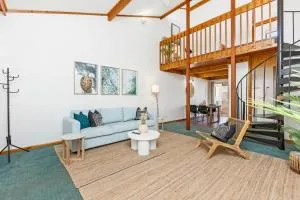 15 Cottesloe - Steps From Beach - Sleeps 3 - Rottnest Island