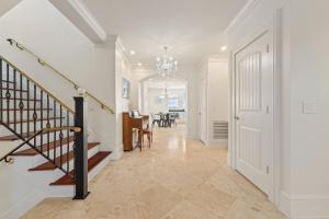 Bella Villa Waterfront Suite