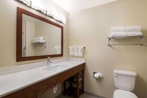 King Room with Sofa Bed - Non-Smoking room in Comfort Inn Fort Morgan
