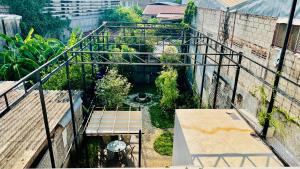 Momento Hotel and Cafe